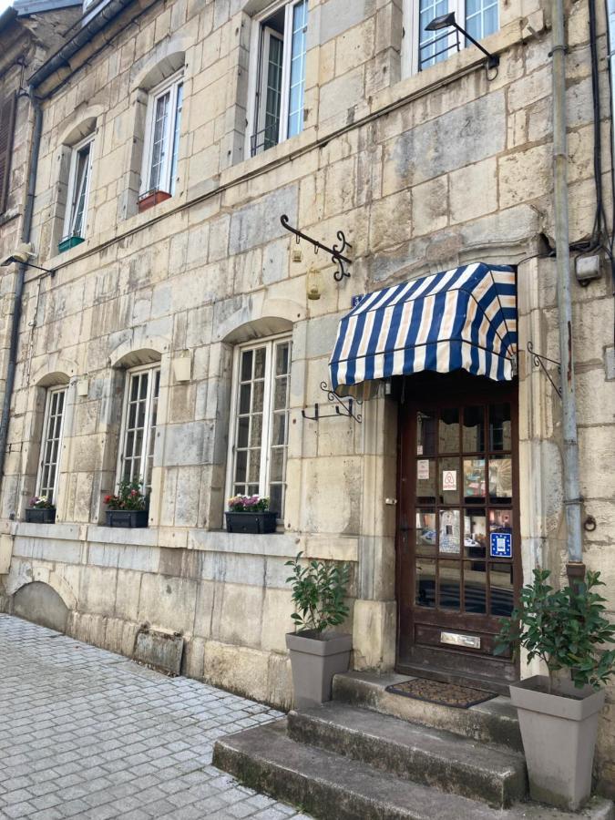 Ancien Hôtel plein de charme Baume-les-Dames Buitenkant foto